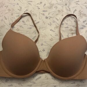 Skims T-shirt bra